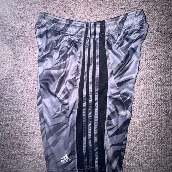 Adidas striped athletic shorts Large youth 14/16 - Picture 3 of 7